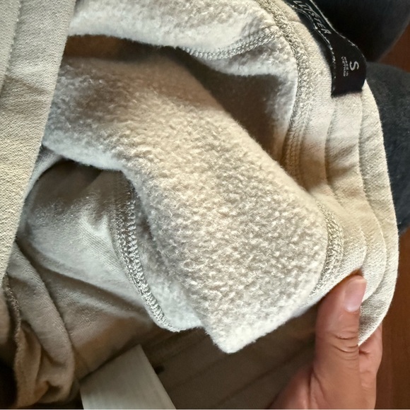 Hollister Joggers - Picture 6 of 7